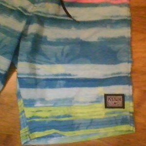 Maui And Sons Boardshorts EUC, Size 30